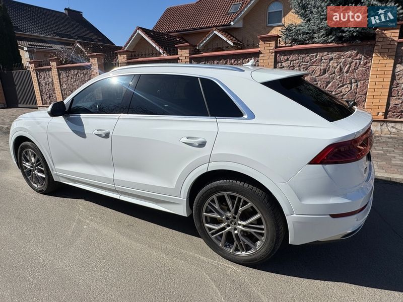 Позашляховик / Кросовер Audi Q8 2018 в Києві