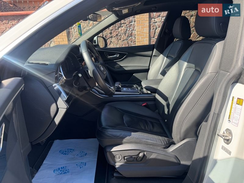 Позашляховик / Кросовер Audi Q8 2018 в Києві