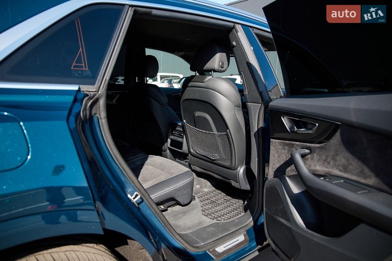 Внедорожник / Кроссовер Audi Q8 2019 в Киеве