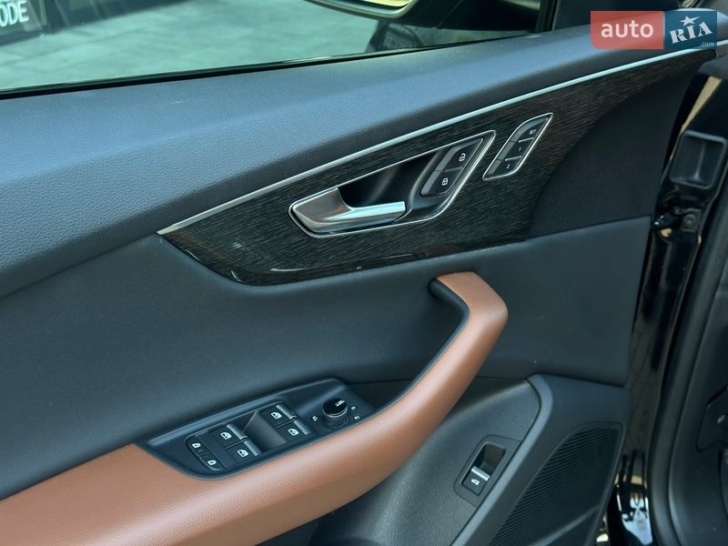 Позашляховик / Кросовер Audi Q8 2020 в Ужгороді