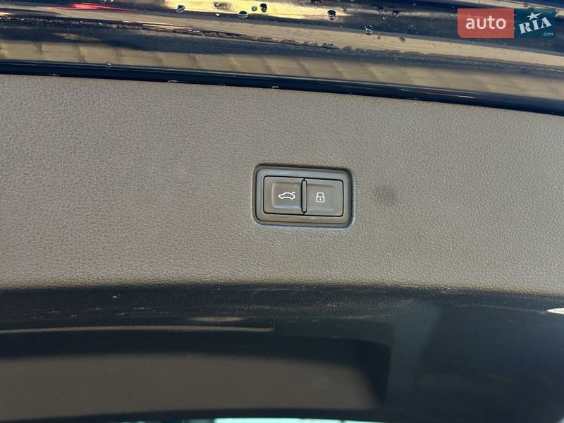 Позашляховик / Кросовер Audi Q8 2020 в Ужгороді