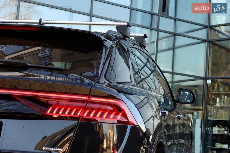 Позашляховик / Кросовер Audi Q8 2020 в Ужгороді