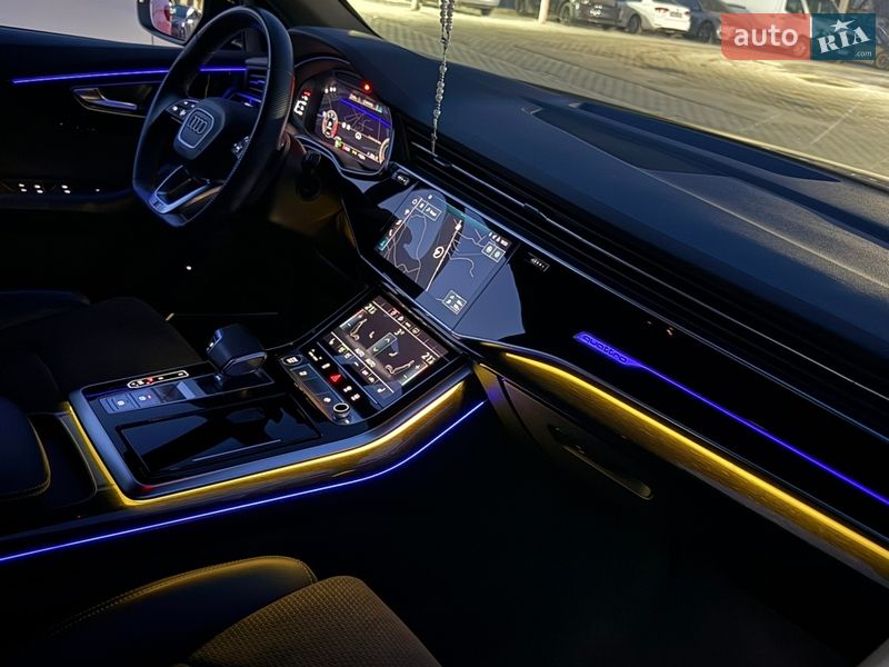 Внедорожник / Кроссовер Audi Q8 2021 в Черновцах