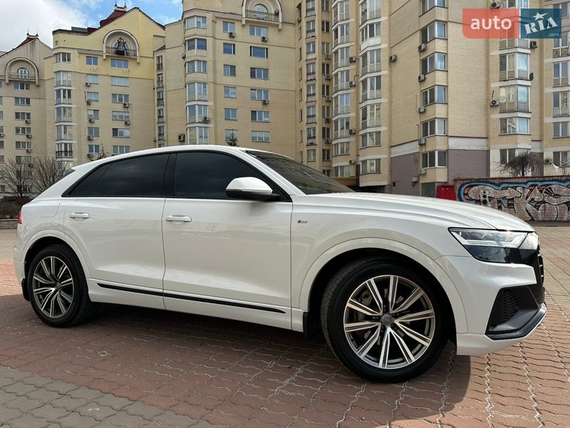 Внедорожник / Кроссовер Audi Q8 2019 в Киеве