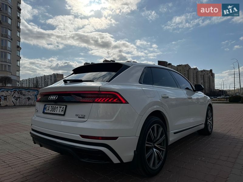 Внедорожник / Кроссовер Audi Q8 2019 в Киеве
