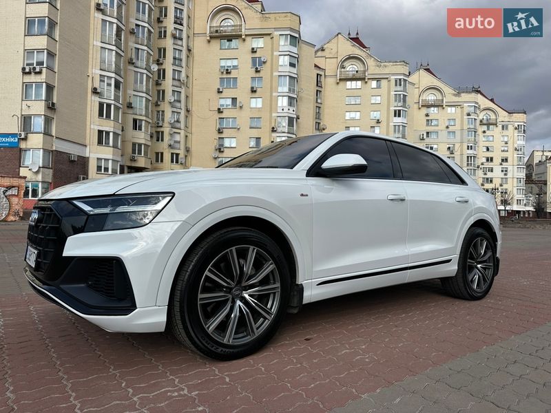 Внедорожник / Кроссовер Audi Q8 2019 в Киеве