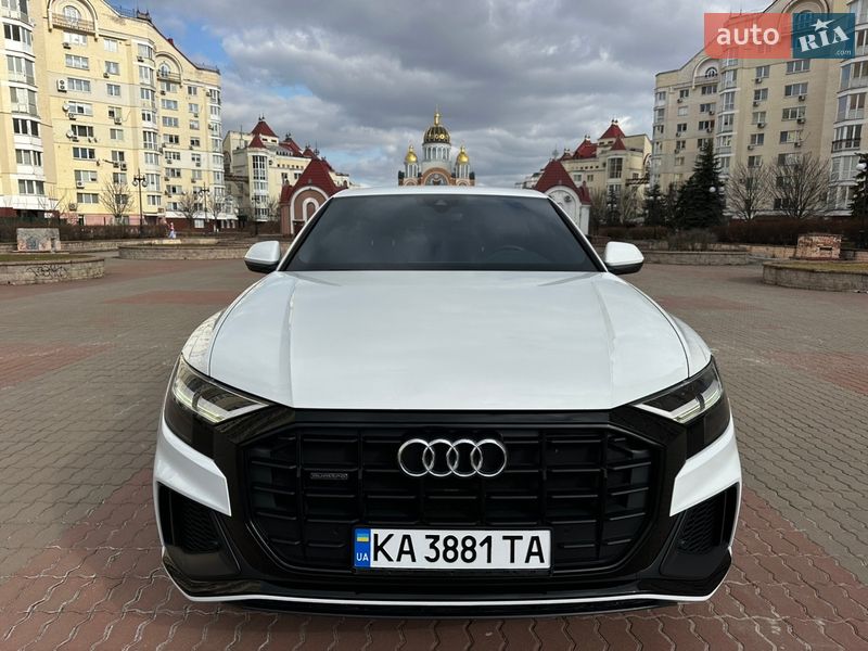 Внедорожник / Кроссовер Audi Q8 2019 в Киеве