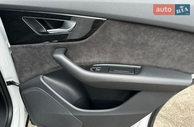 Внедорожник / Кроссовер Audi Q8 2019 в Киеве
