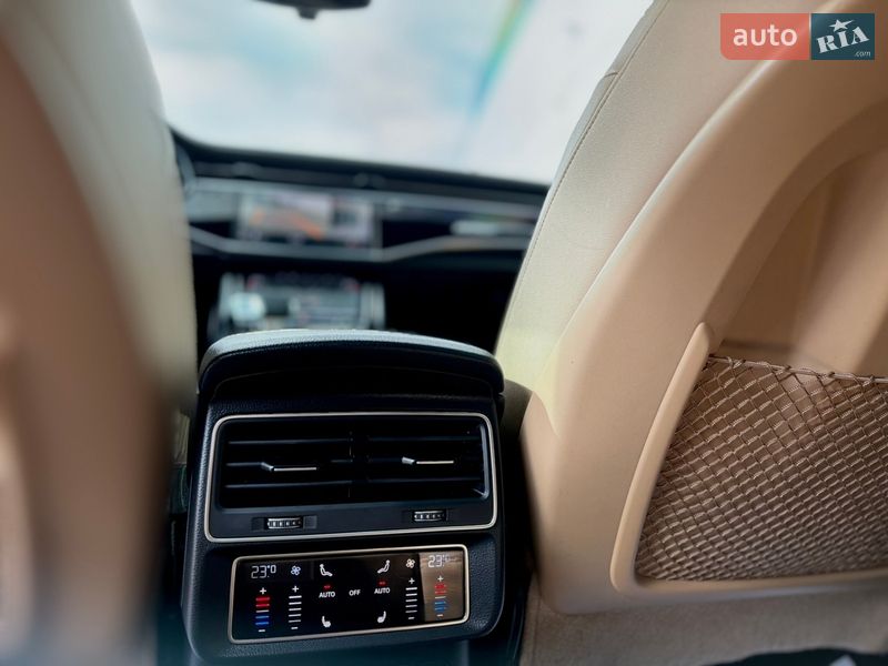 Внедорожник / Кроссовер Audi Q8 2020 в Киеве