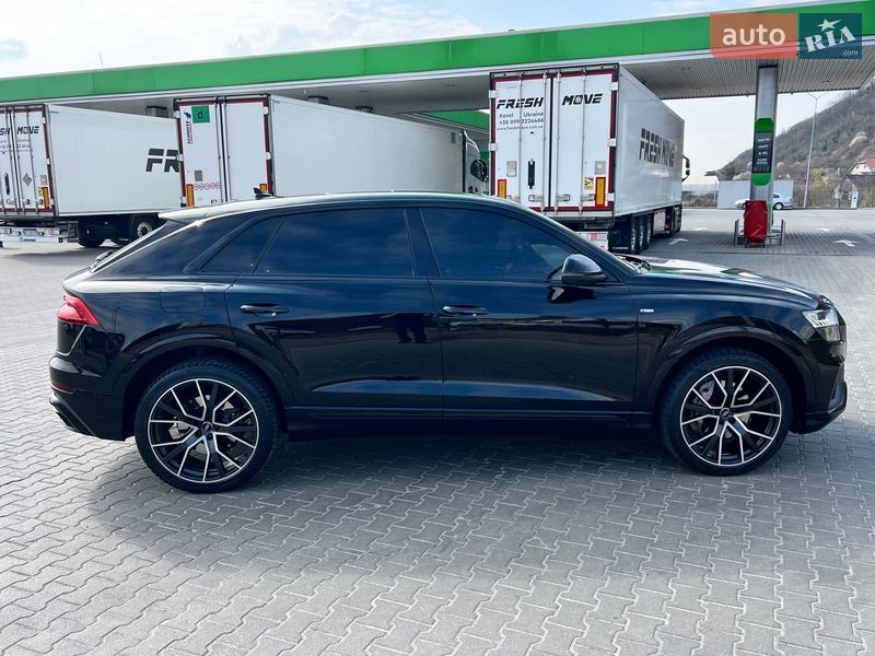 Позашляховик / Кросовер Audi Q8 2020 в Мукачевому