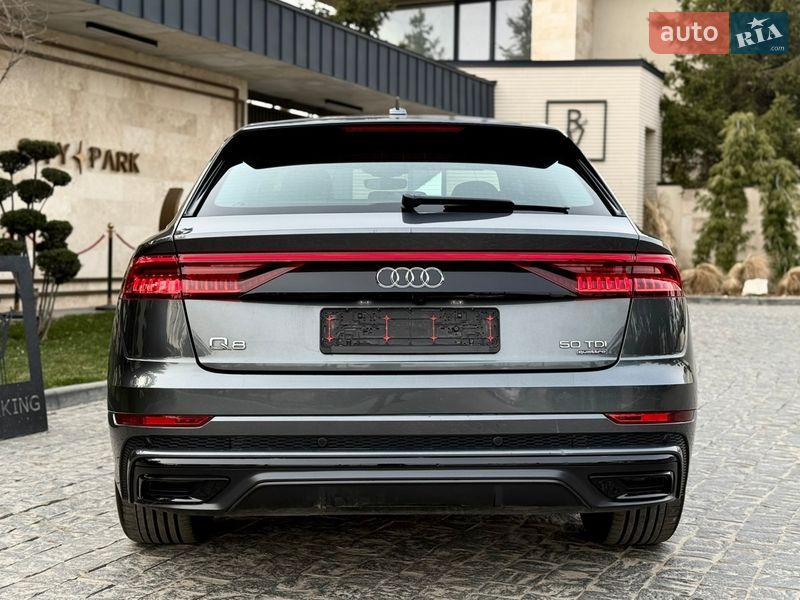 Позашляховик / Кросовер Audi Q8 2018 в Львові