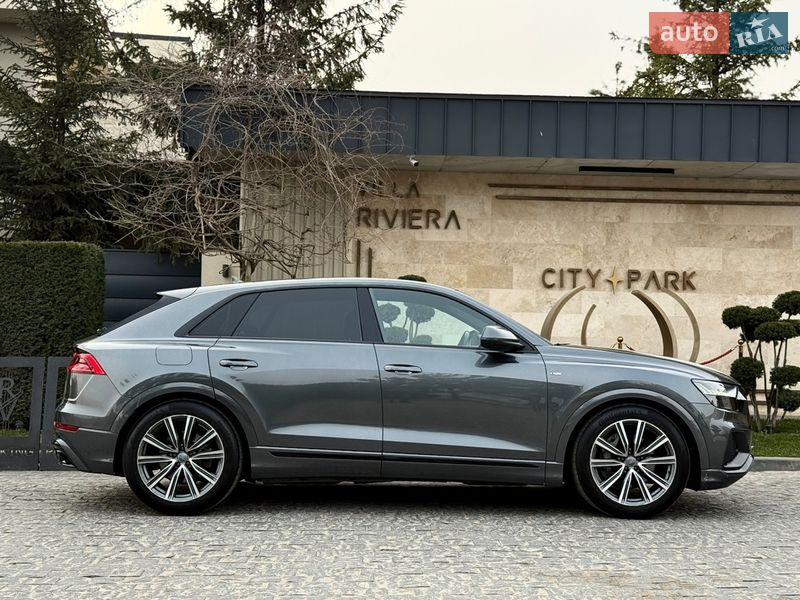 Позашляховик / Кросовер Audi Q8 2018 в Львові