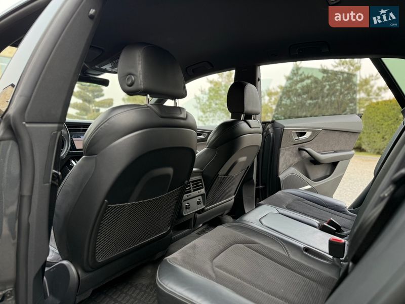Позашляховик / Кросовер Audi Q8 2018 в Львові