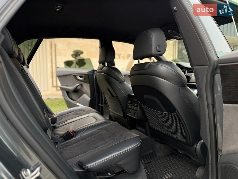 Позашляховик / Кросовер Audi Q8 2018 в Львові