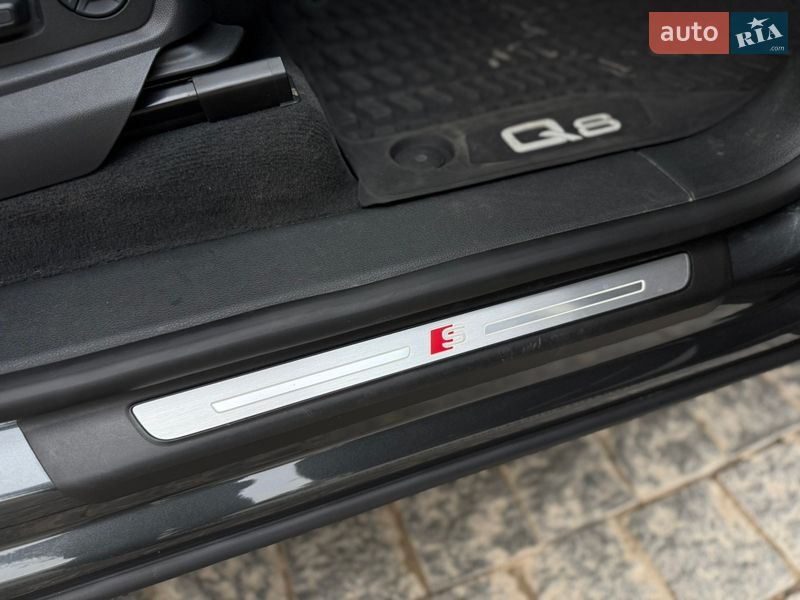 Позашляховик / Кросовер Audi Q8 2018 в Львові