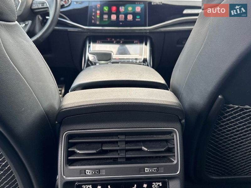 Внедорожник / Кроссовер Audi Q8 2018 в Киеве