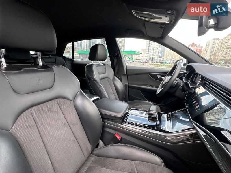Внедорожник / Кроссовер Audi Q8 2018 в Киеве