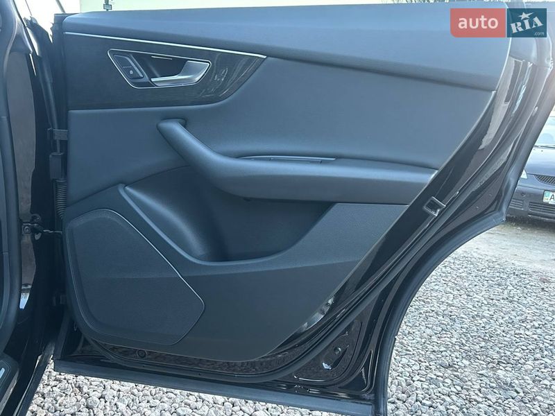 Позашляховик / Кросовер Audi Q8 2018 в Одесі фото 32 Позашляховик / Кросовер Audi Q8 2018 в Одесі