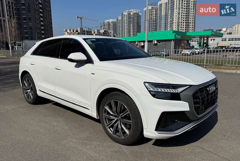 Внедорожник / Кроссовер Audi Q8 2019 в Киеве