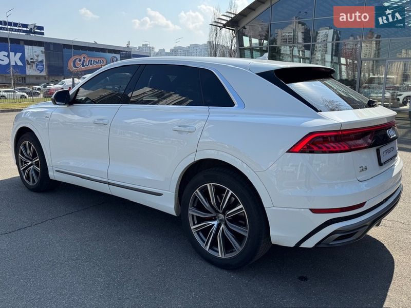 Внедорожник / Кроссовер Audi Q8 2019 в Киеве