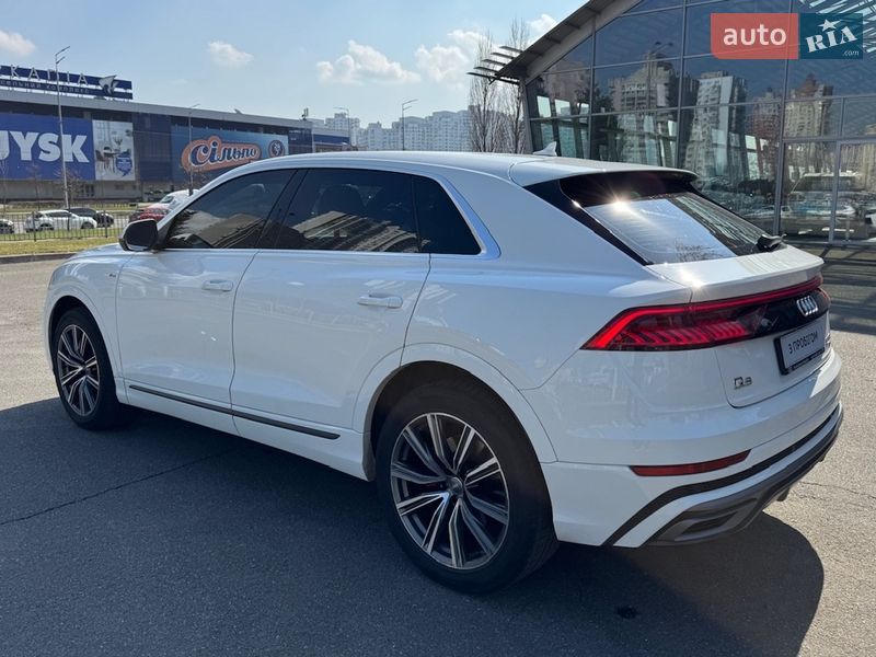 Внедорожник / Кроссовер Audi Q8 2019 в Киеве