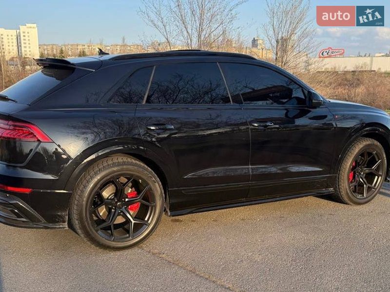 Внедорожник / Кроссовер Audi Q8 2018 в Кривом Роге