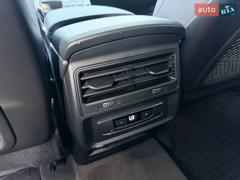 Внедорожник / Кроссовер Audi Q8 2018 в Кривом Роге