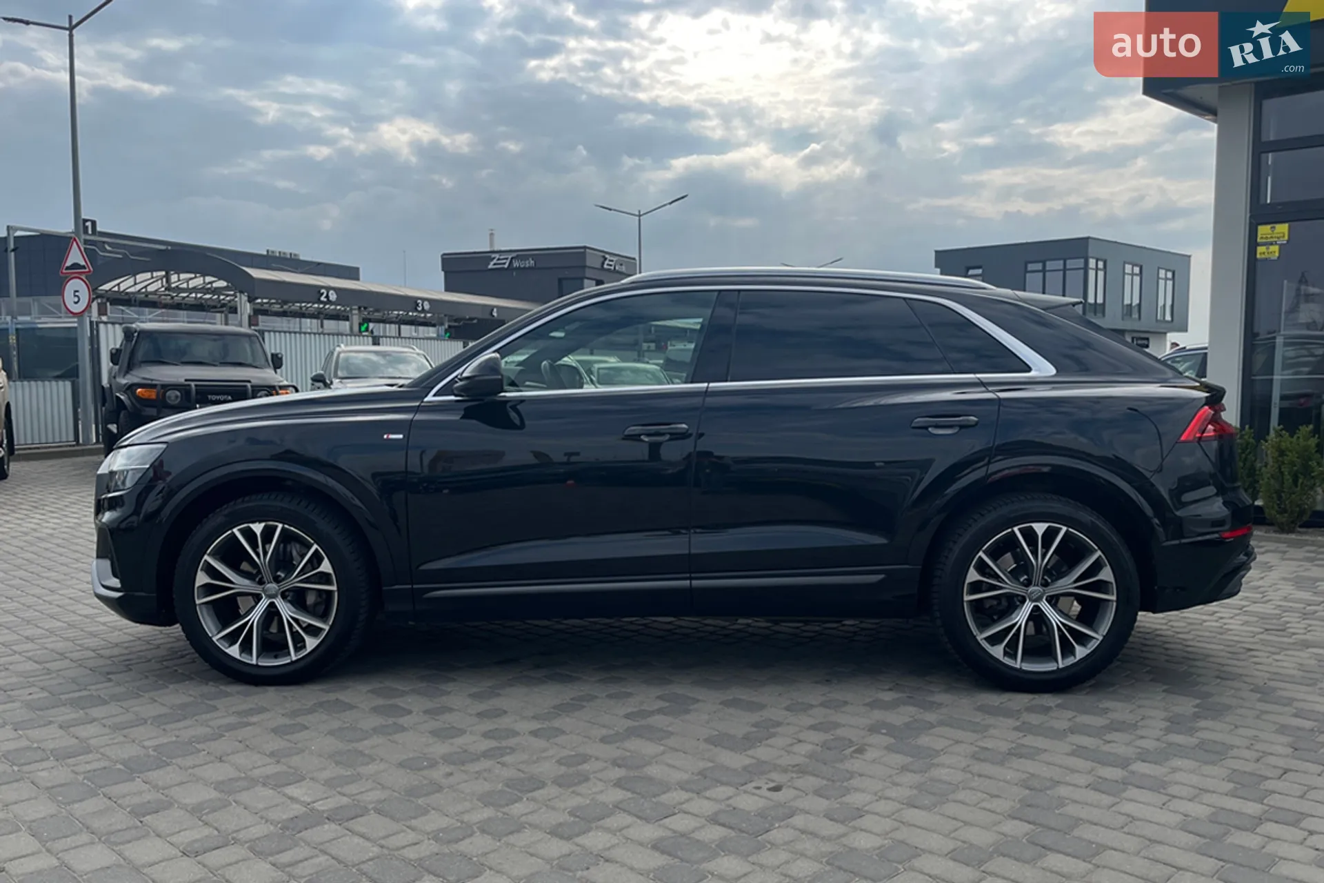 2019 Audi Q8 - мініатюра 4