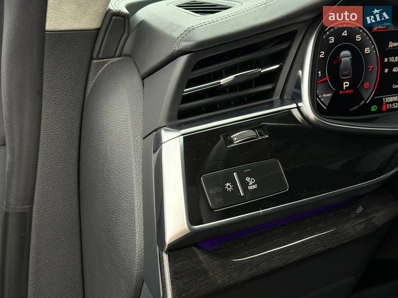 Позашляховик / Кросовер Audi Q8 2019 в Рівному