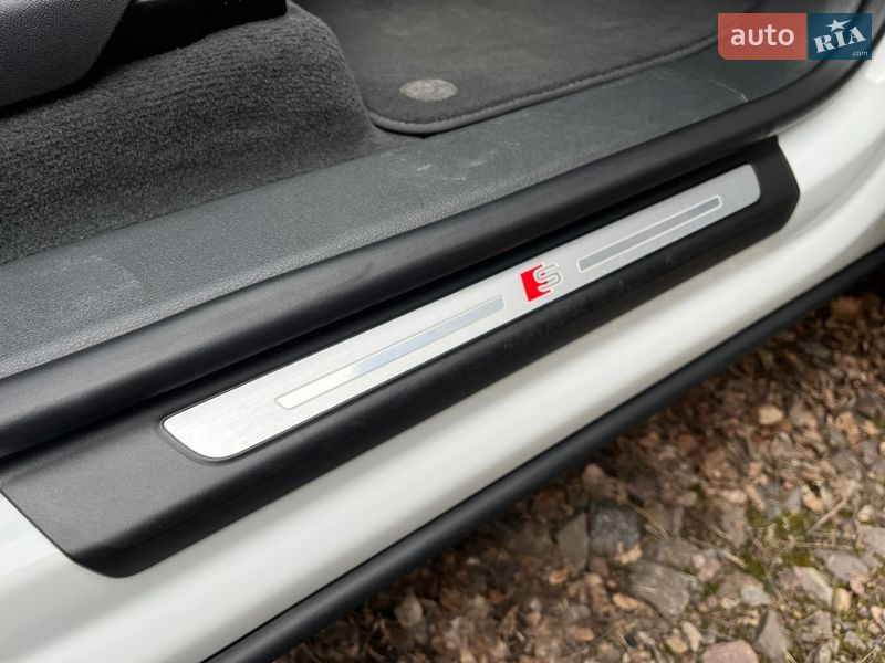 Позашляховик / Кросовер Audi Q8 2019 в Ковелі