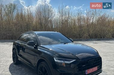 Внедорожник / Кроссовер Audi Q8 2021 в Хороле