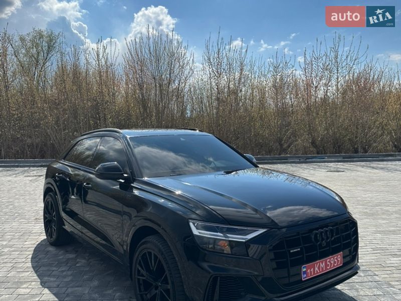 Позашляховик / Кросовер Audi Q8 2021 в Хоролі