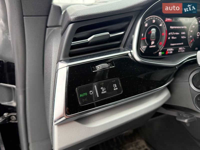 Позашляховик / Кросовер Audi Q8 2021 в Києві фото 18 Позашляховик / Кросовер Audi Q8 2021 в Києві