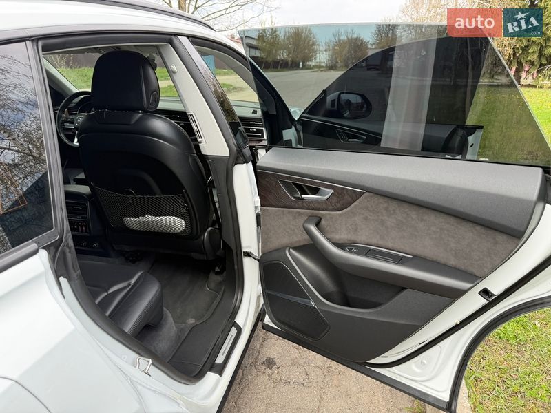 Позашляховик / Кросовер Audi Q8 2019 в Полтаві