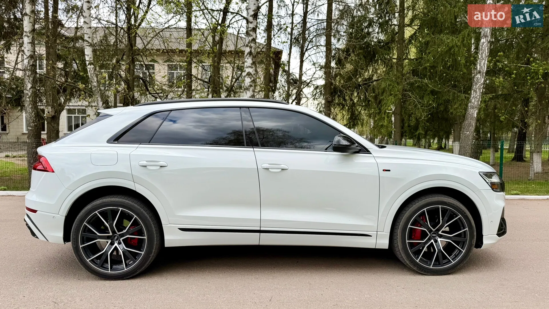 2019 Audi Q8 - мініатюра 2