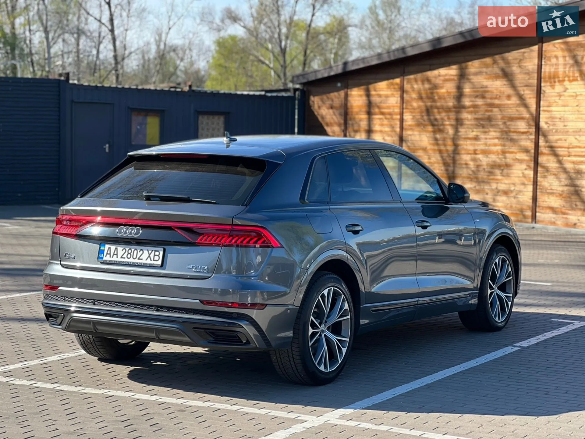 Audi Q8 2018 VIN WAUZZZF19KD017437 фото оголошення 10 з 24