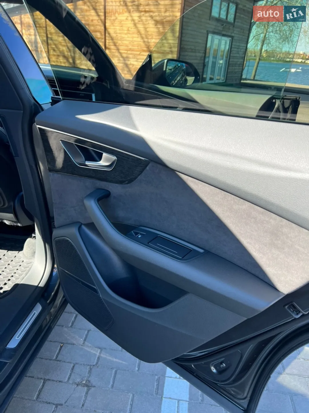 Audi Q8 2018 VIN WAUZZZF19KD017437 фото оголошення 16 з 24