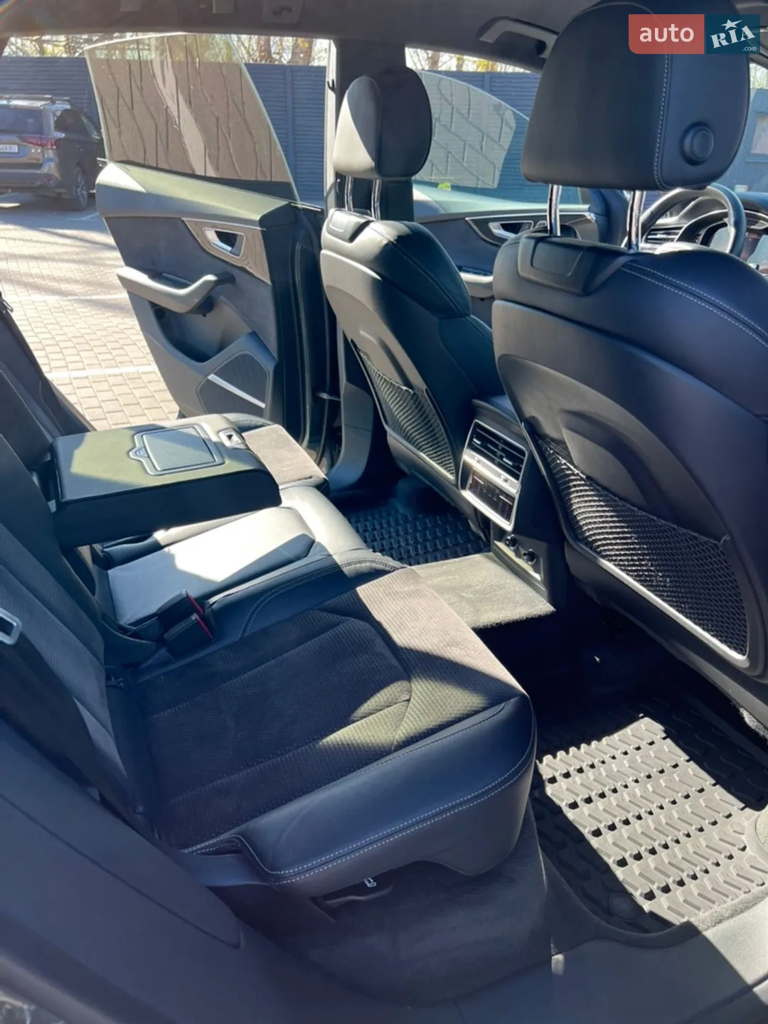 Audi Q8 2018 VIN WAUZZZF19KD017437 фото оголошення 17 з 24