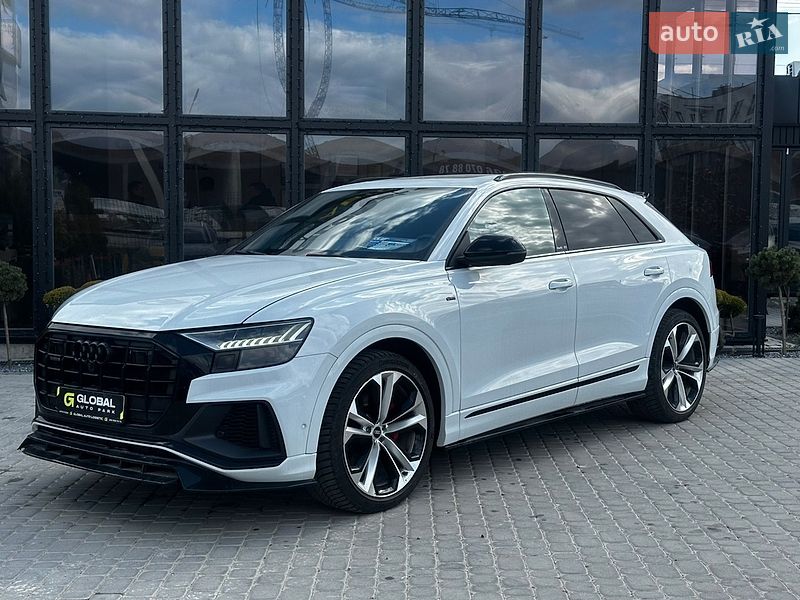Позашляховик / Кросовер Audi Q8 2021 в Львові