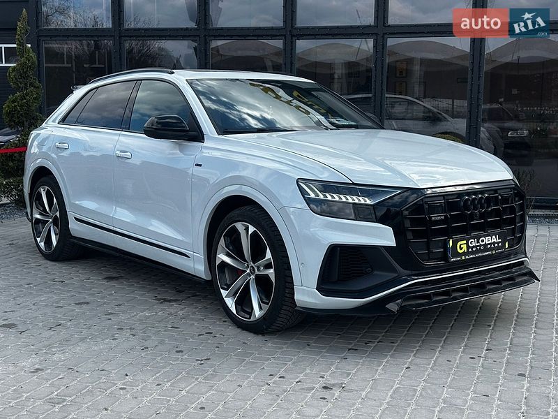 Позашляховик / Кросовер Audi Q8 2021 в Львові