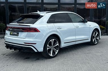 Позашляховик / Кросовер Audi Q8 2021 в Львові