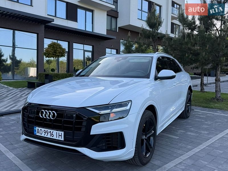 Внедорожник / Кроссовер Audi Q8 2018 в Ужгороде