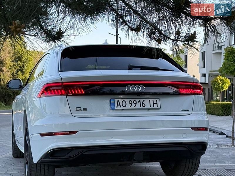 Внедорожник / Кроссовер Audi Q8 2018 в Ужгороде