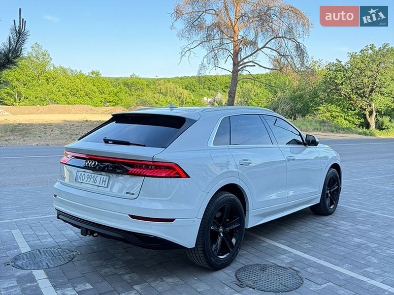 Внедорожник / Кроссовер Audi Q8 2018 в Ужгороде