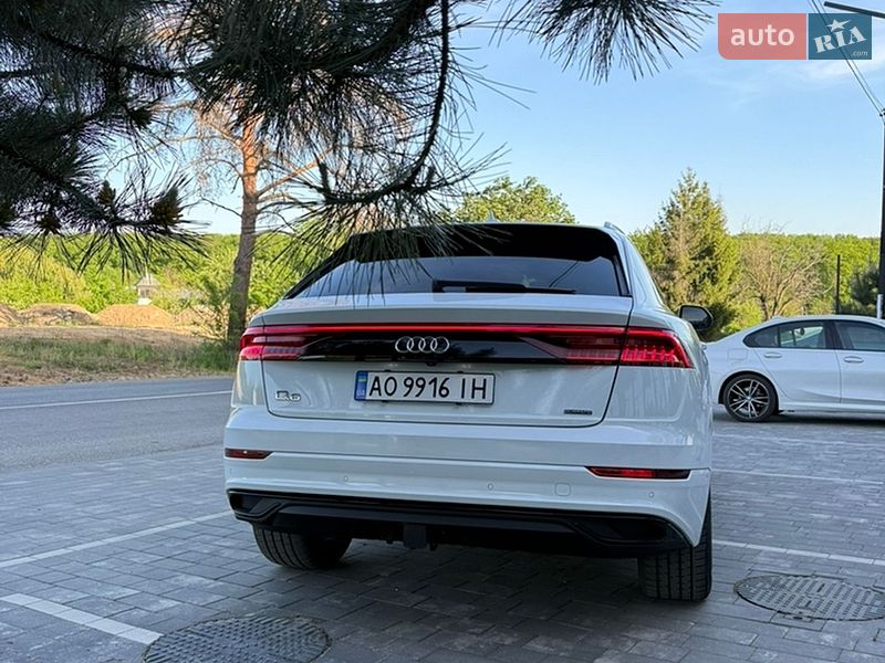 Внедорожник / Кроссовер Audi Q8 2018 в Ужгороде