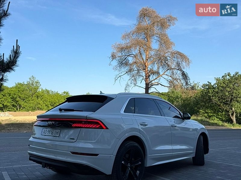 Внедорожник / Кроссовер Audi Q8 2018 в Ужгороде