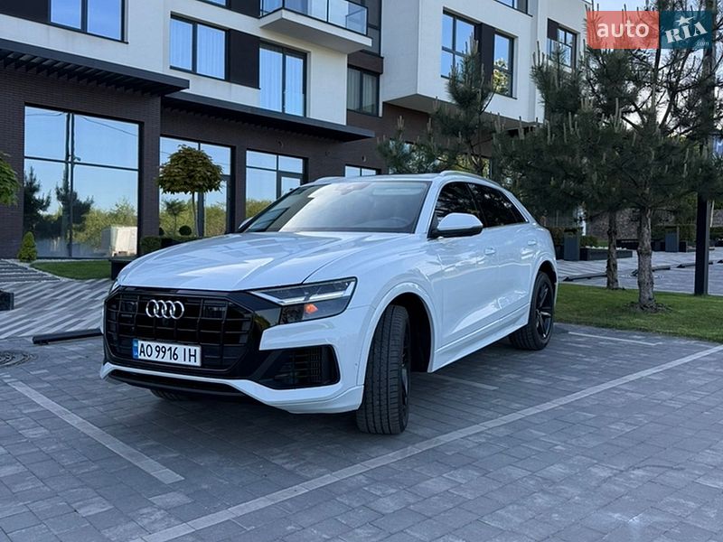 Внедорожник / Кроссовер Audi Q8 2018 в Ужгороде