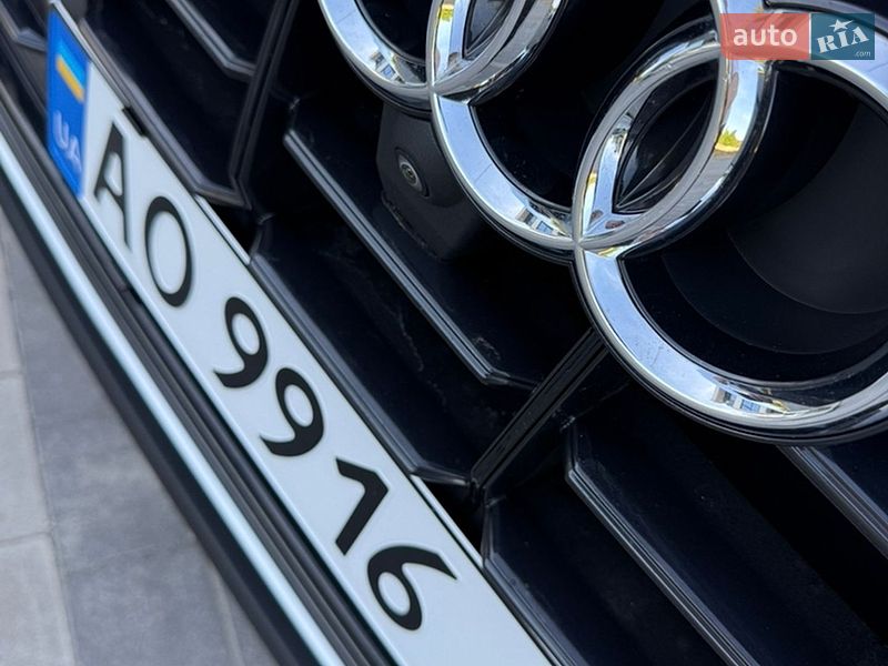 Внедорожник / Кроссовер Audi Q8 2018 в Ужгороде