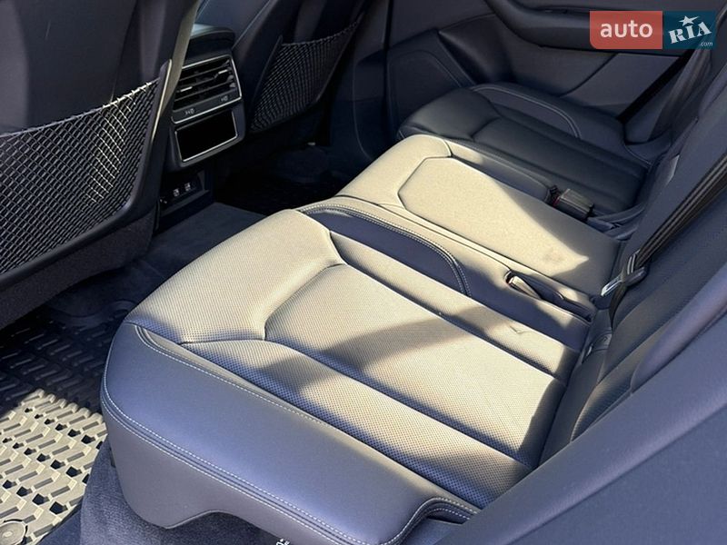 Внедорожник / Кроссовер Audi Q8 2018 в Ужгороде