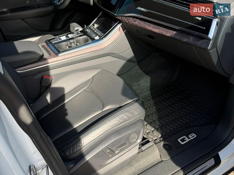 Внедорожник / Кроссовер Audi Q8 2018 в Ужгороде
